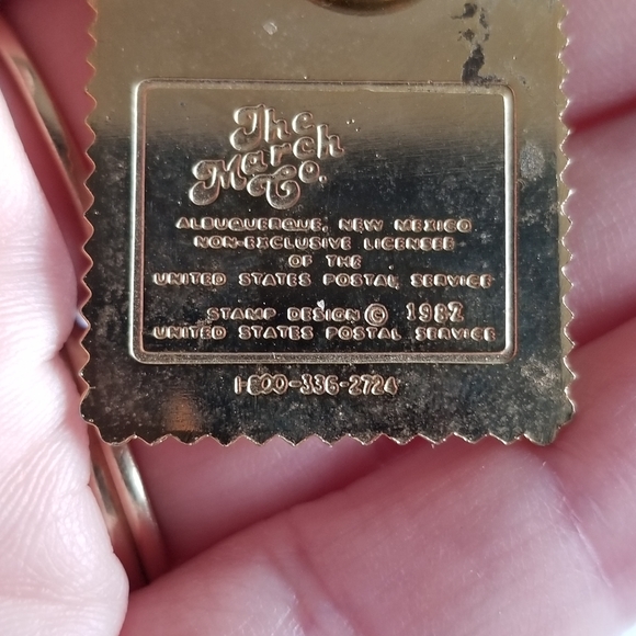 Vintage Chickadee stamp pin Maine bird enamel brooch gold tone - Picture 9 of 12